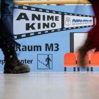 blaues Wegweiserschild zum Anime Kino auf der Manga-Comic-Con 2023