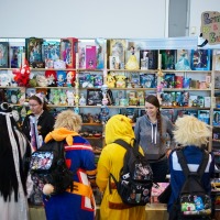 Besucher:innen am Bring & Buy Stand auf der Manga-Comic-Con 2025