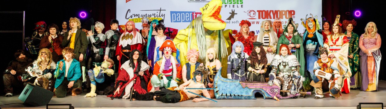 Alle Teilnehmer:innen des Leipzig Cosplay Wettbewerbs bei der Manga-Comic-Con 2025 Alle Teilnehmer:innen des Leipzig Cosplay Wettbewerbs bei der Manga-Comic-Con 2025
